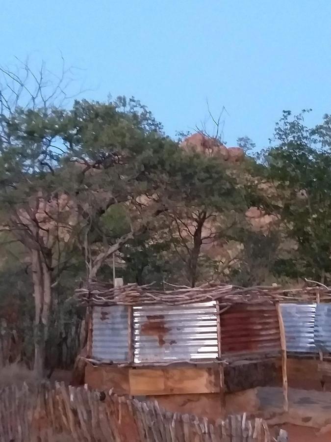 Porcupine Camp Kamanjab Hotel Exterior photo